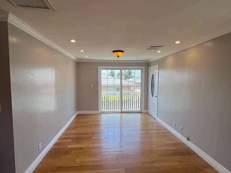 4412 Russell Ave — Photo 19
