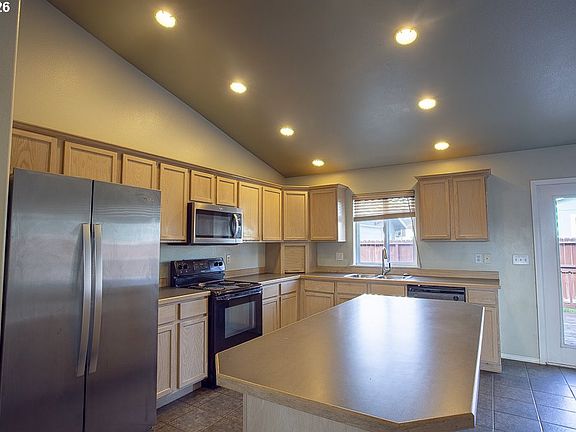 5th image of 114 18th St