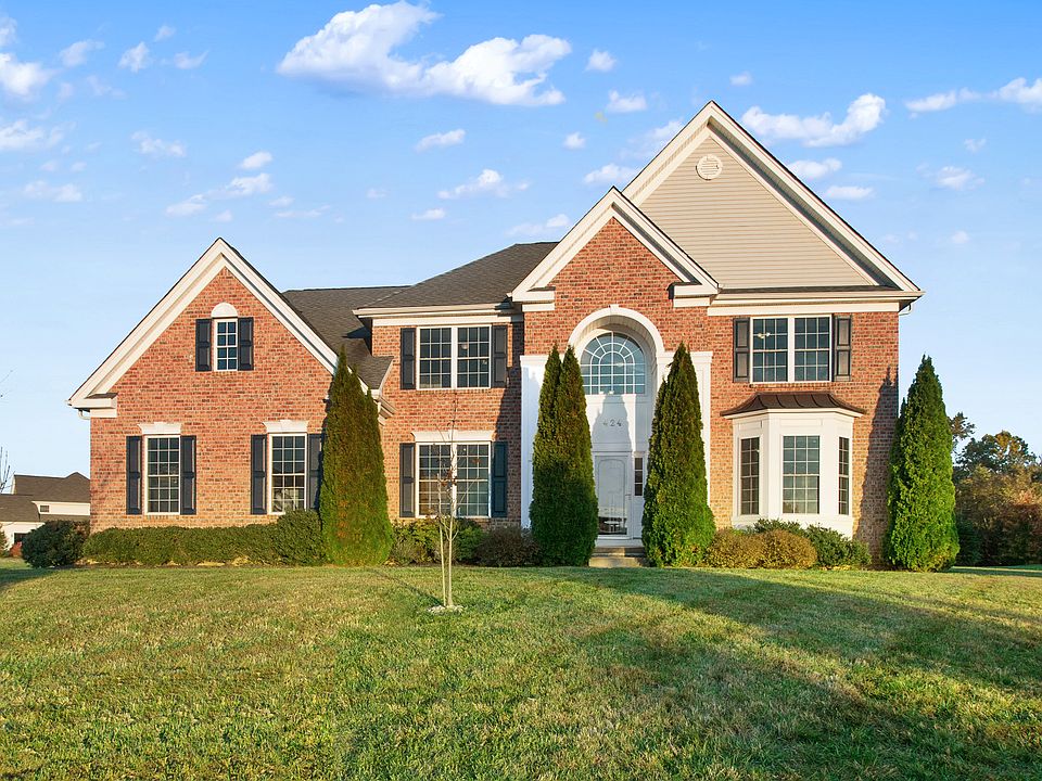 1st image of 424 Waltham Dr