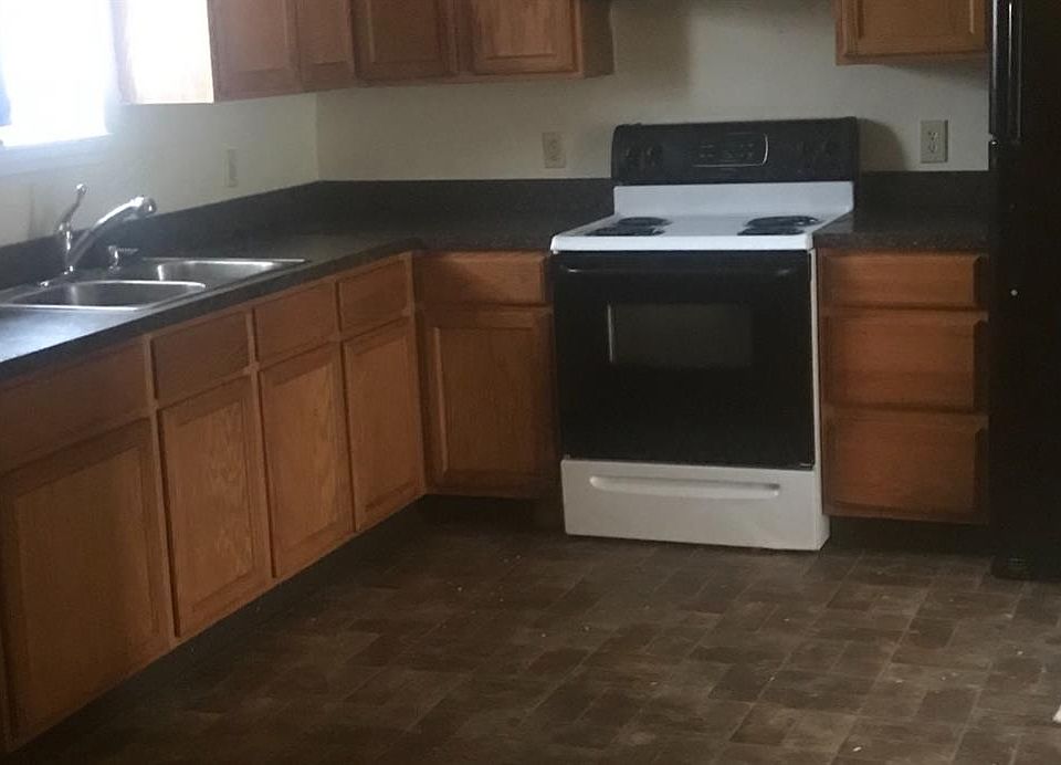 2nd image of 1991 Knight Ln