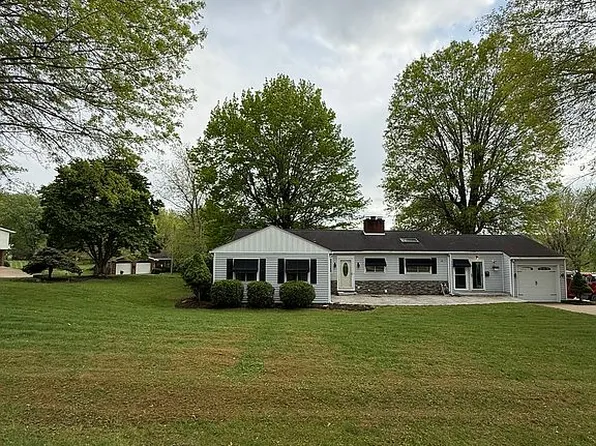 119 Northgate Dr, New Martinsville, WV 26155