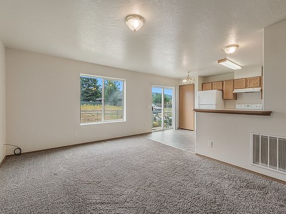 3rd image of 1620 E Coeur D Alene Ave APT B