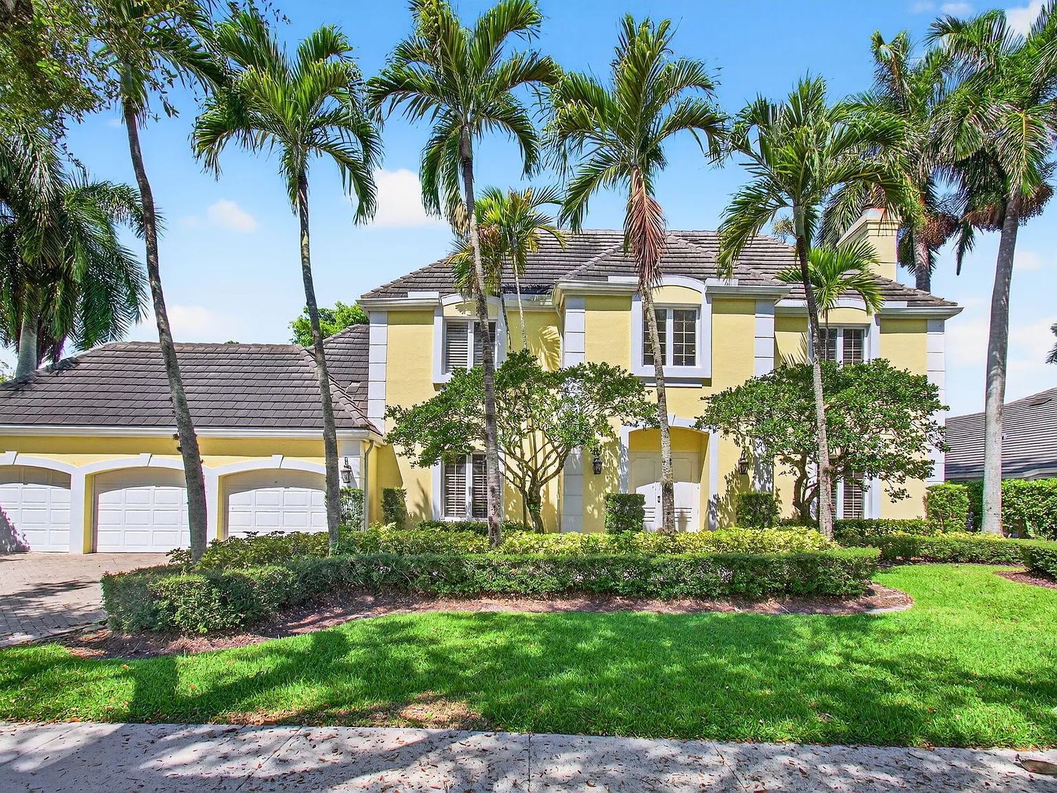 5 bed, 3.5 bath, 4064 sqft, $18,000 — Photo 3