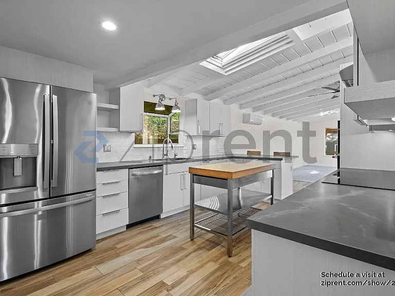 757 Tofflemire Dr — Photo 16