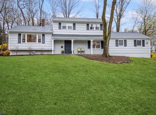 19 Hathaway Dr, New Providence, NJ 07974