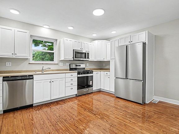3rd image of 3722 Neiheisel Ave