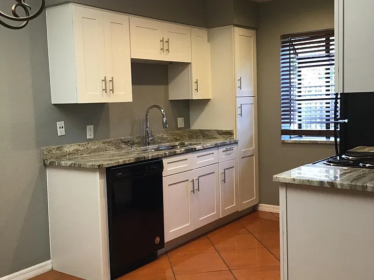 1438 El Paso Ave — Photo 3