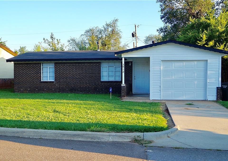 1st image of 3912 SE 22nd St