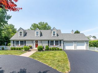 1294 Appleby Cir, Mundelein, IL 60060