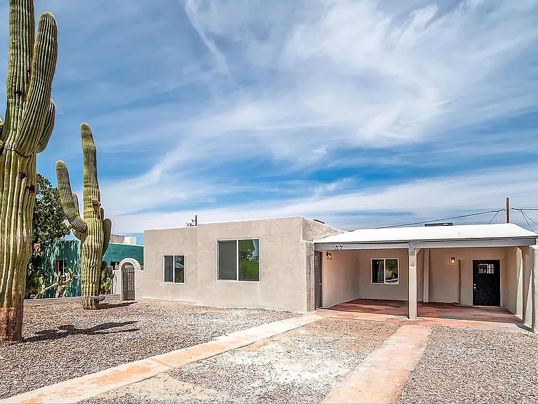 1017 E. West Circle Dr. — Photo 1