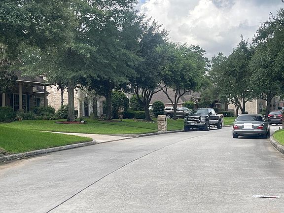5th image of 13322 Castlecombe Dr