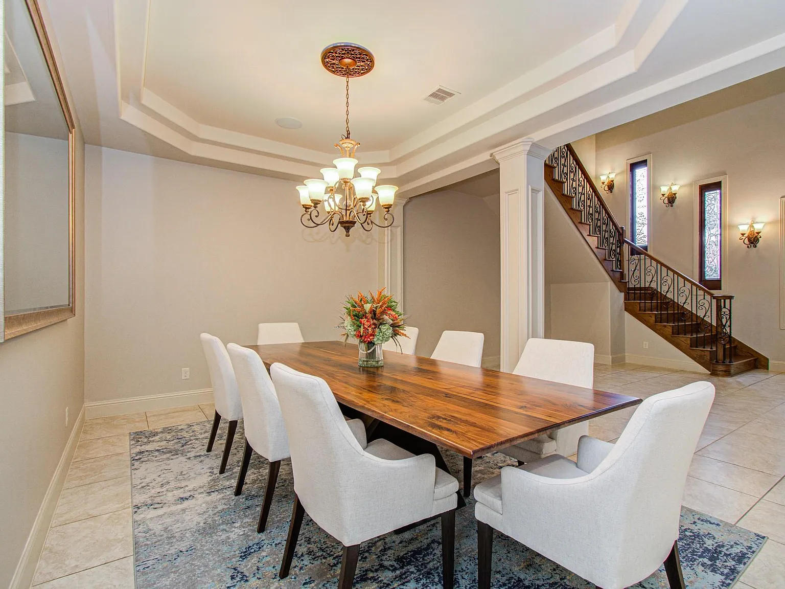 4 bed, 5.5 bath, 4525 sqft, $5,495 — Photo 4