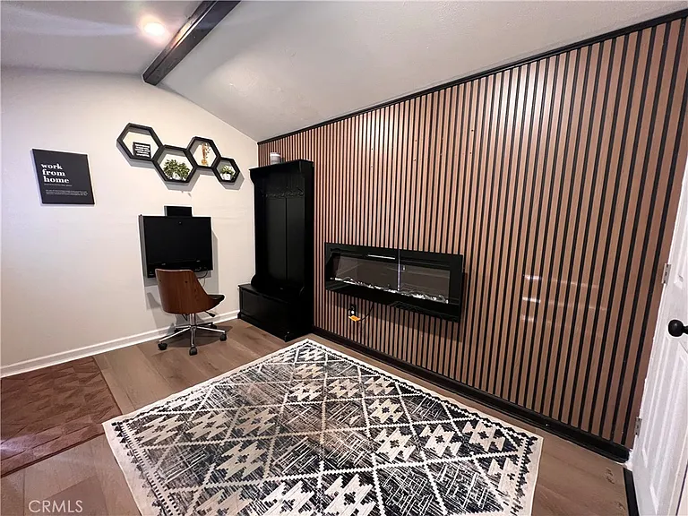 582 Rose Ln — Photo 23