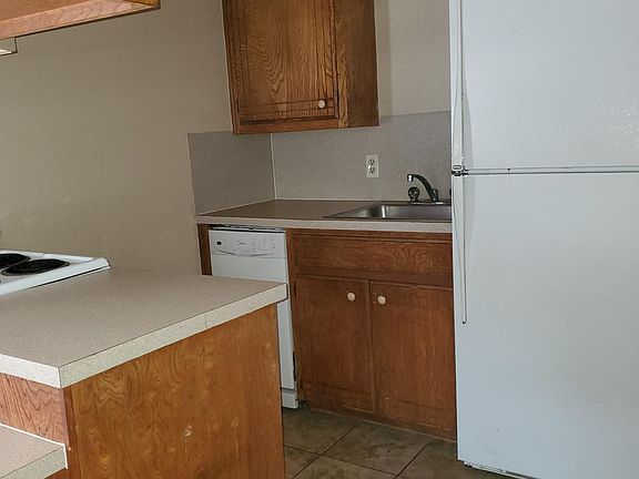 2nd image of 306 N Davis Ave APT 2D