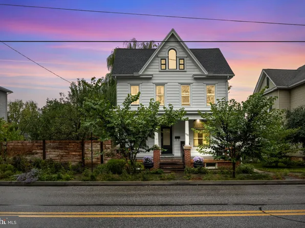 422 W Simpson St, Mechanicsburg, PA 17055