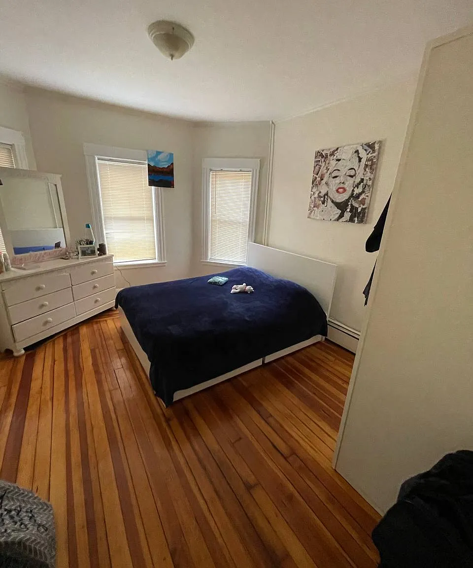 2 bed, 620 sqft, $2,400 — Photo 1