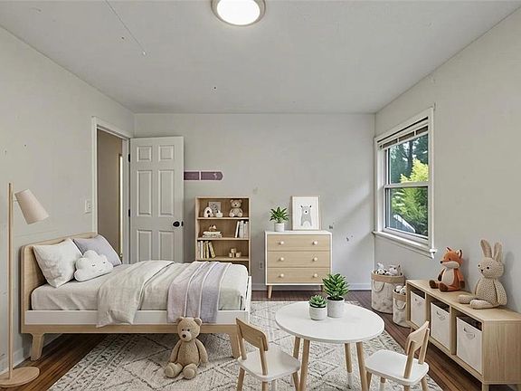 4th image of 6135 Holiday Blvd