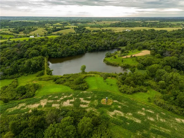 3003 220th St, Chelsea, IA 52215