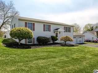 988 Manor Dr, Steelton, PA 17113