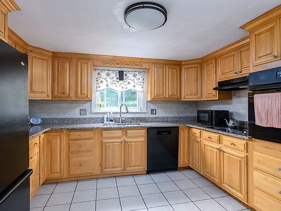 2nd image of 70 Sherwood Hill Dr