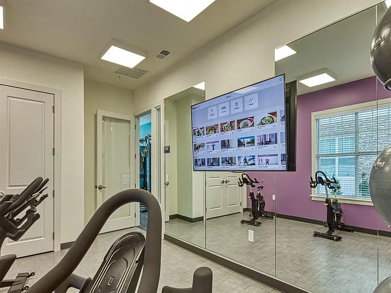 Sapphire at Centerpointe — Photo 27