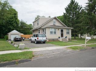 32 Twin Oaks Ter, Milford, CT 06460