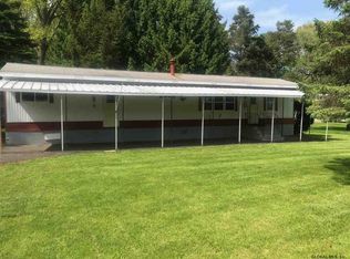 1447 Crescent Vischer Ferry Rd, Halfmoon, NY 12065