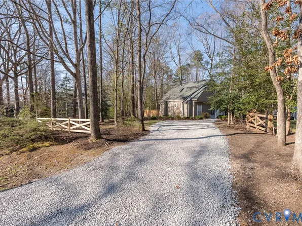 8603 Eastwood Ct, North Chesterfield, VA 23236