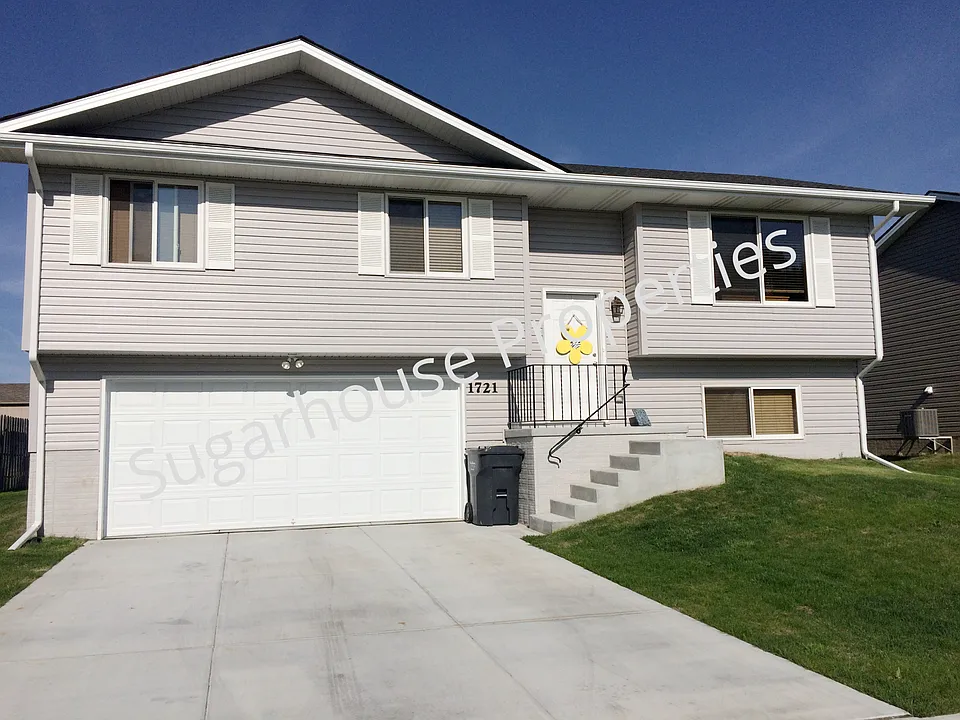 1721 SW 27th St