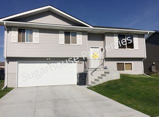 1721 SW 27th St, Lincoln, NE 68522