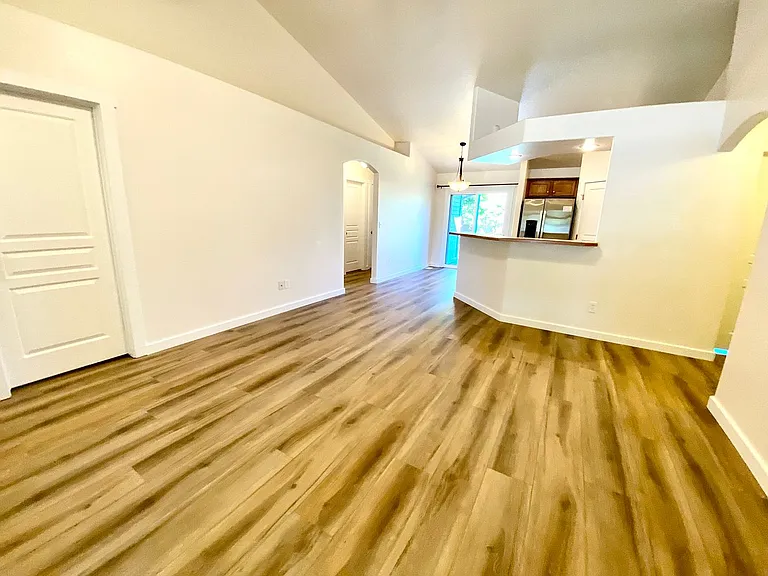 1014 N Manship Ave — Photo 9