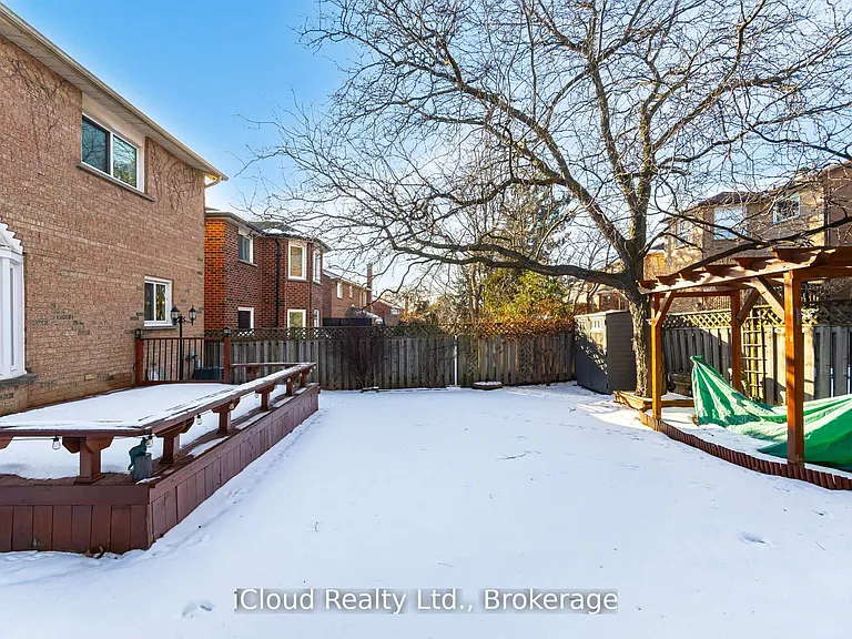 1615 Sir Montys Dr — Photo 37