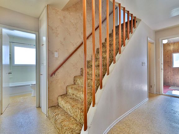 5th image of 463041 Range Rd #12-5
