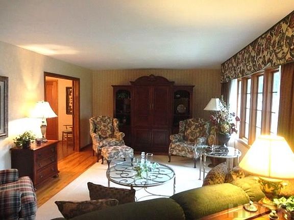 2nd image of 221 Esther Ln