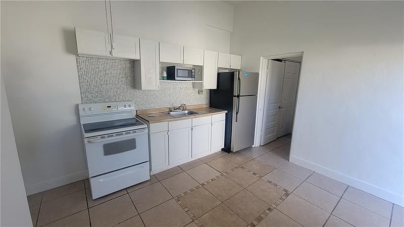 1st image of 603 N 26th Ave