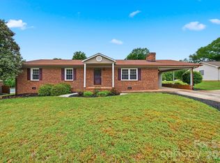 190 Dixie Trail Dr, Forest City, NC 28043