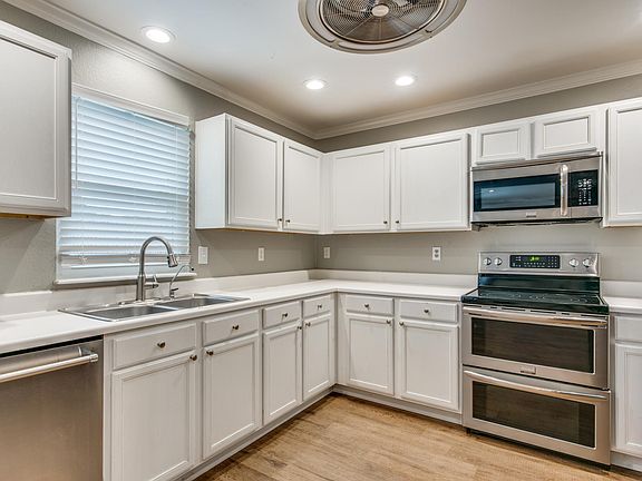 2nd image of 3704 Willow Creek Trl