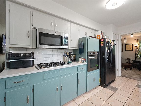 4th image of 8309 Londonderry Ln