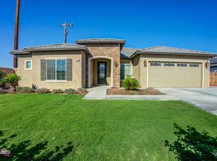 11 Claudia Autumn Dr, Bakersfield, CA 93314