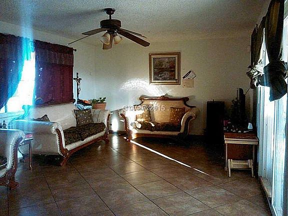 3rd image of 1113 Arrowhead Ave