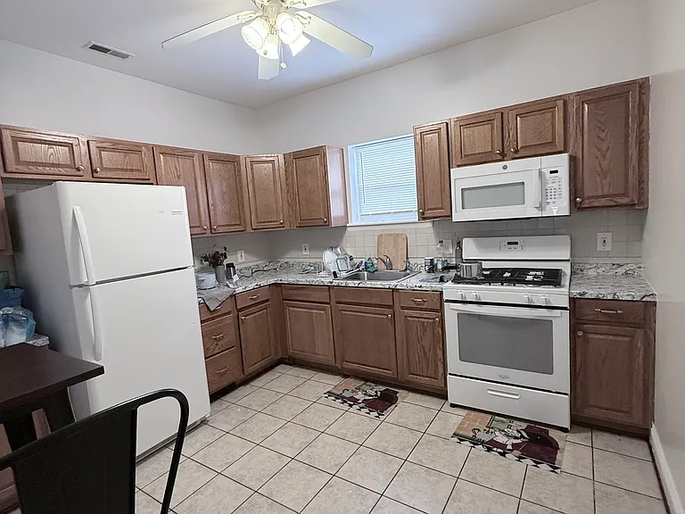 1706 Harman Ave — Photo 7
