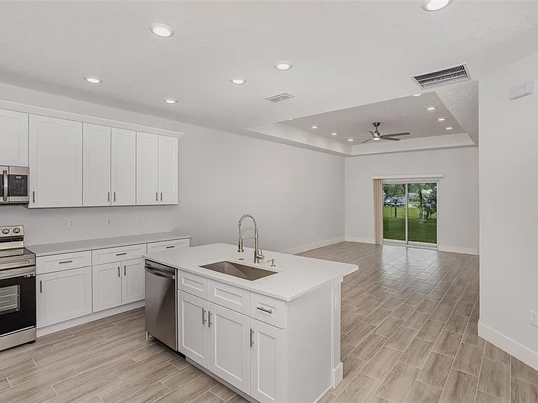 1108 Oregon Ave — Photo 6