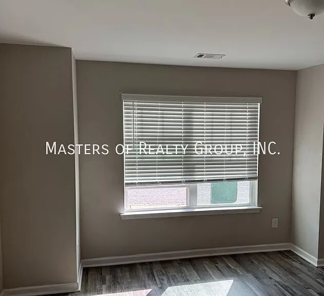 313 Ashigan St — Photo 9
