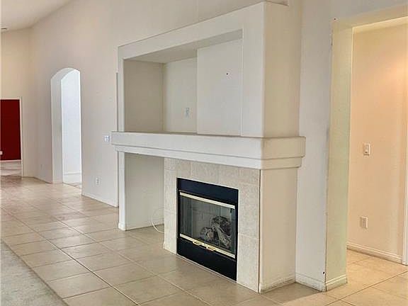4th image of 122 Alpine Bay Ave