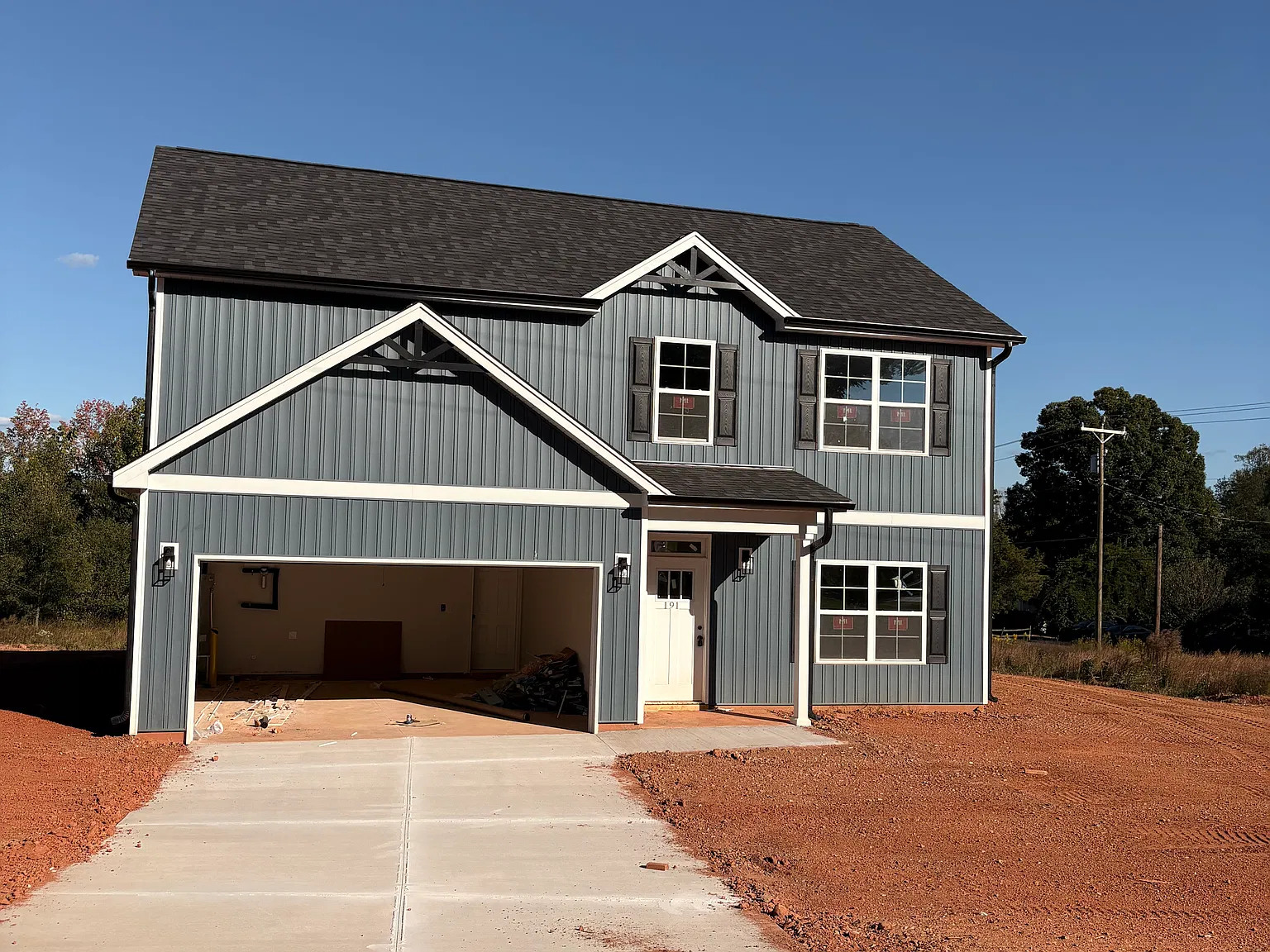 4 bed, 2.5 bath, 2105 sqft, $2,100 — Photo 1