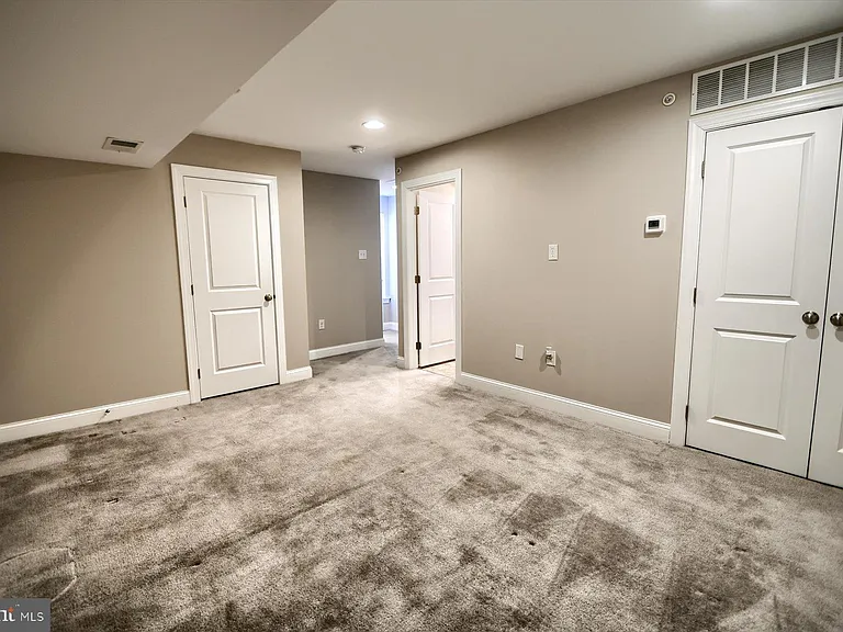 39 N Mitchell Ave — Photo 31