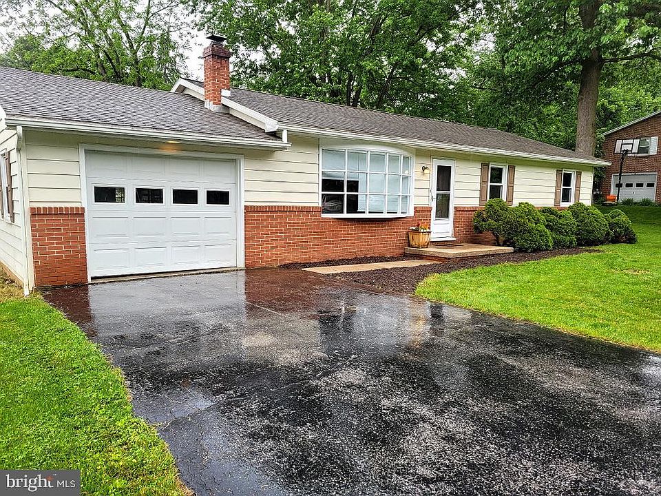 1st image of 160 Echo Dr