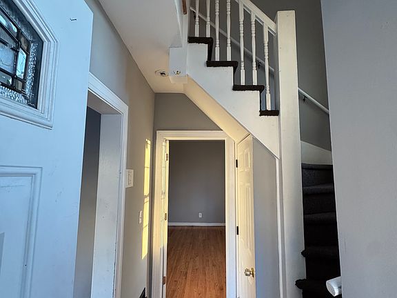 3rd image of 218 Monroe Ave