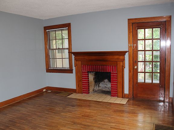 2nd image of 600 E 21st St