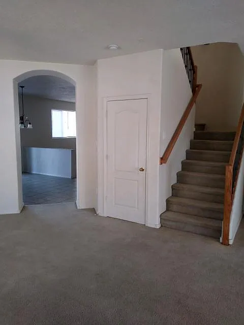4 bed, 2.5 bath, 2831 sqft, $2,550 — Photo 3